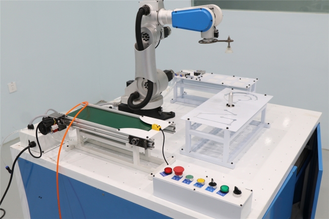 苗疆机器人实验室