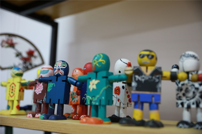 绣染丹青国艺坊